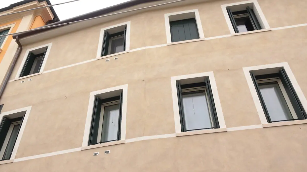 esterni edificio storico ristrutturato a treviso con vmc puntuali helty